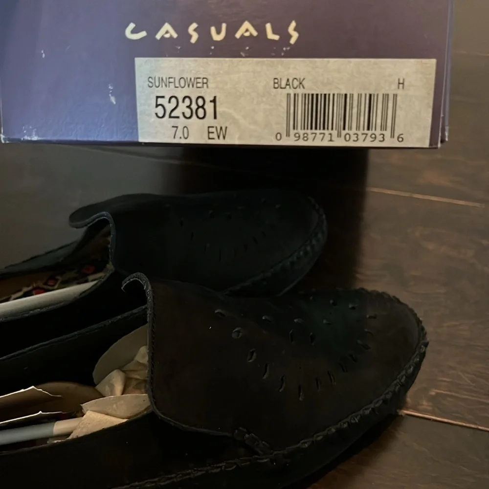 Vintage Hush Puppies Black Casual loafer NWT 7